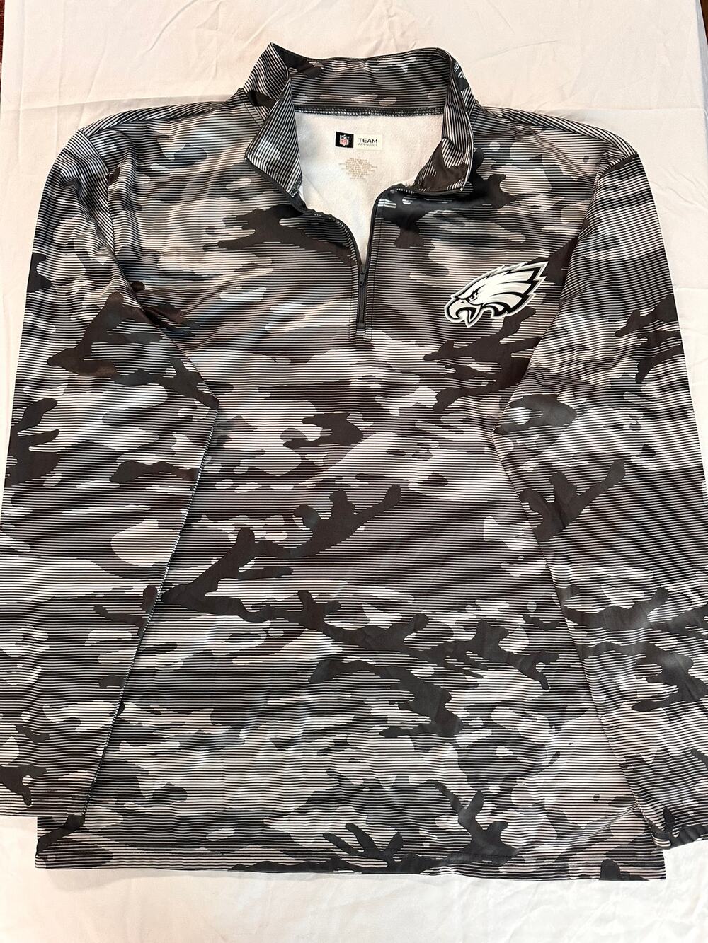 Philadelphia Eagles NFL Team Apparel Men L Camo 1/4 Zip Pullover Black Gray